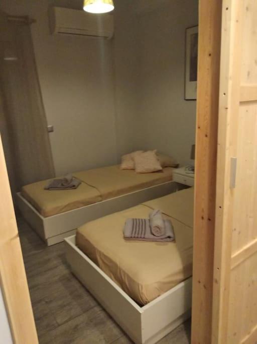 Nice& Cozy Flat 1Min From The Heart Of Athens.Wifi Ngoại thất bức ảnh